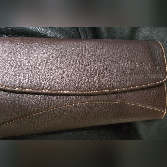 Dolce & Gabbana Handbags - Dolce & Gabbana Brown Leather Vintage Unauthenticated Wallet 7.5"×4"